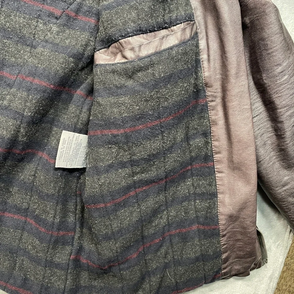 Levis command attention